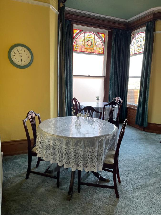 Chimneys Guest House 布莱克本 外观 照片
